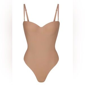 NWT SKIMS BODY UNDERWIRE THONG BODYSUIT - Sienna - sz medium